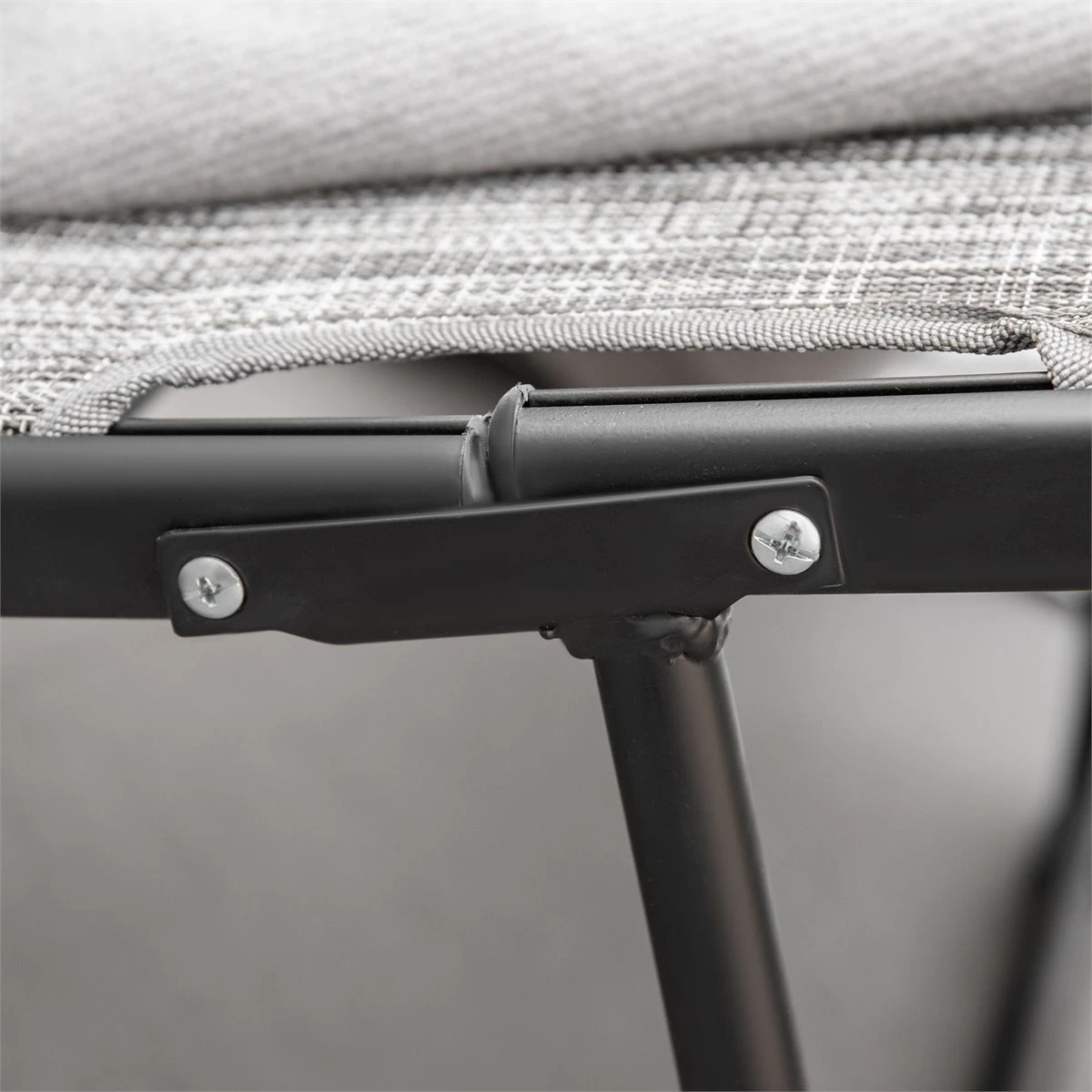 Outsunny Tumbona Plegable De Jardín Con Reposabrazos Reposapiés Respaldo Transpirable Y Marco De Metal Ergonómico Para Terraza Playa Camping 170x62x68 Cm Gris 10 Outsunny Tumbona Plegable De Jardín Con Reposabrazos Reposapiés Respaldo Transpirable Y Marco De Metal Ergonómico Para Terraza Playa Camping 170x62x68 Cm Gris - Imagen 8