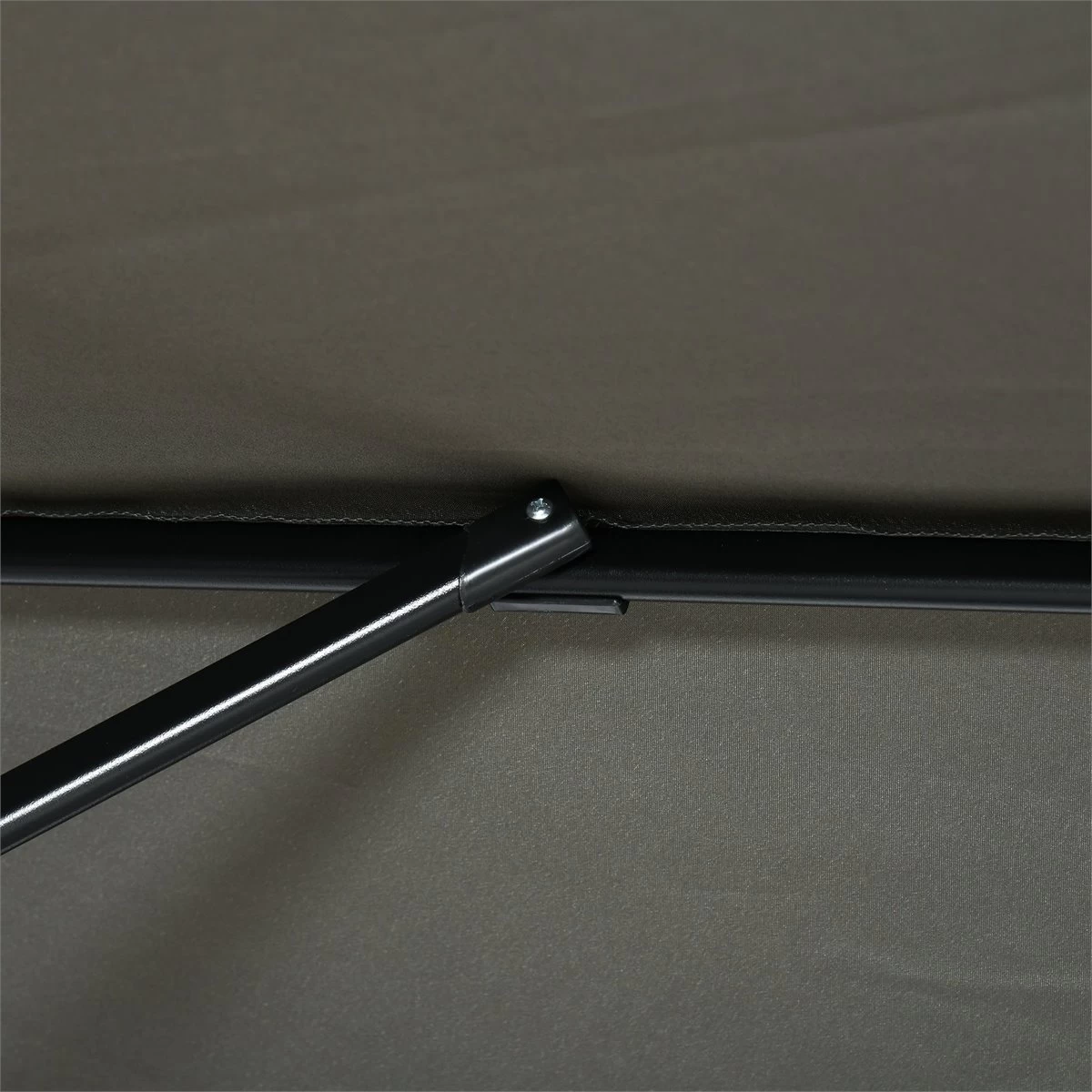 Outsunny Sombrilla De Jardín De Aluminio 245x245x245 Cm Parasol Excéntrico Con Manivela Giratorio 360° Inclinación De 5 Niveles Tela Desmontable Y Ventilación Para Patio Terraza Gris 10 Outsunny Sombrilla De Jardín De Aluminio 245x245x245 Cm Parasol Excéntrico Con Manivela Giratorio 360° Inclinación De 5 Niveles Tela Desmontable Y Ventilación Para Patio Terraza Gris - Imagen 8