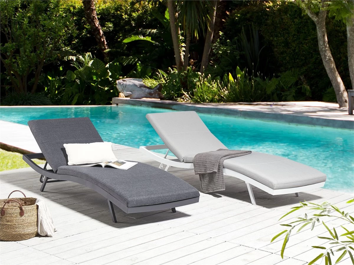 Tumbona Reclinable De Metal/textil Trenzado Gris Claro/blanco AMELIA 3 Tumbona Reclinable De Metal/textil Trenzado Gris Claro/blanco AMELIA