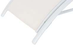 Tumbona De Metal/textil Trenzado Beige/blanco GAETA -Tienda de muebles de jardín 87a4601f4ce1630058b43b5bcefec036dbf20bc1 52def397d20f4aa98a46dcf7dfc9613e