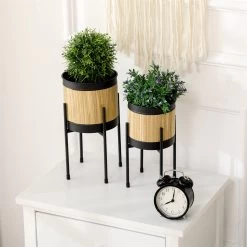 Outsunny Juego De 2 Soportes Para Plantas De Metal Cubierta De Totora Soportes Para Macetas Maceteros Redondos Para Salón Cocina Dormitorio Ø16x30 Cm Y Ø14x25,5 Cm Negro -Tienda de muebles de jardín da4dd099223bf1bd374db0765bc774f04ec4f5a4 28af5616493c44d2a3140a4d86ee6312